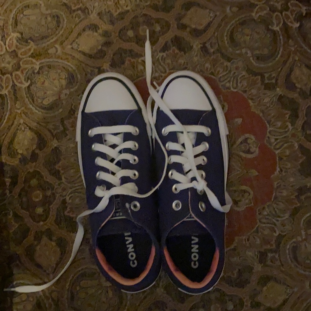 Brand new never been worn converse
